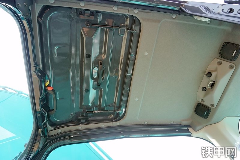 神钢SK210LC-10挖掘机局部