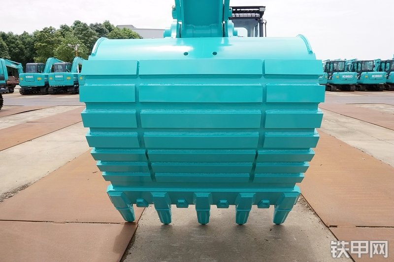 神钢SK380XD-10挖掘机局部