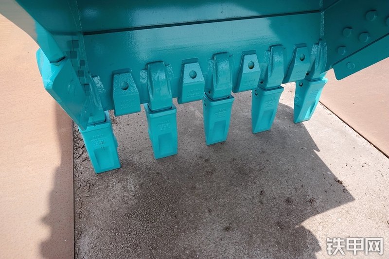 神钢SK460-8挖掘机局部