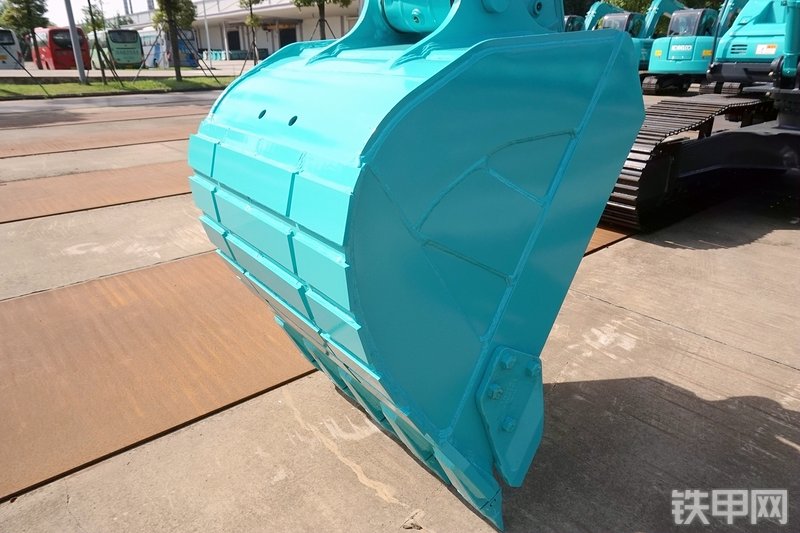 神钢SK200-10挖掘机局部