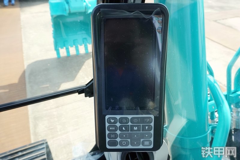 神钢SK200-10挖掘机局部