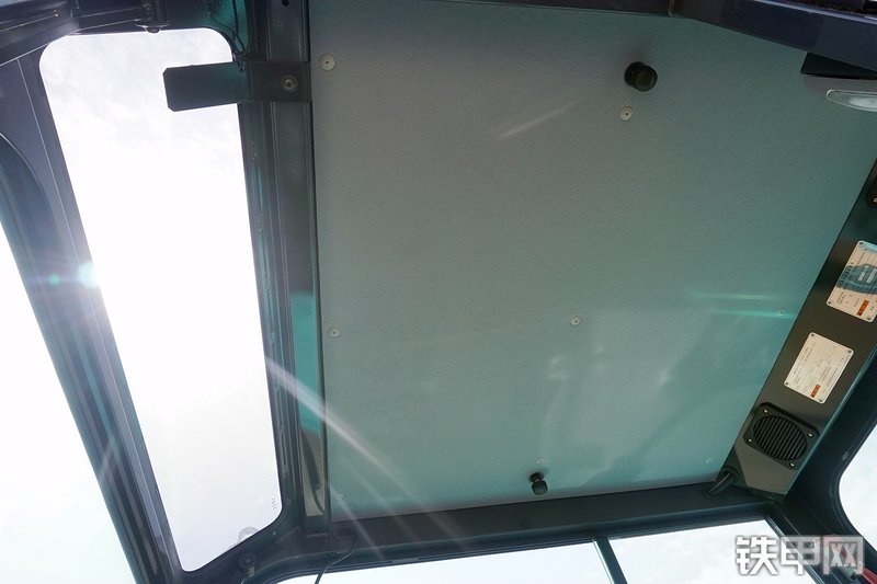 神钢SK60-8挖掘机局部