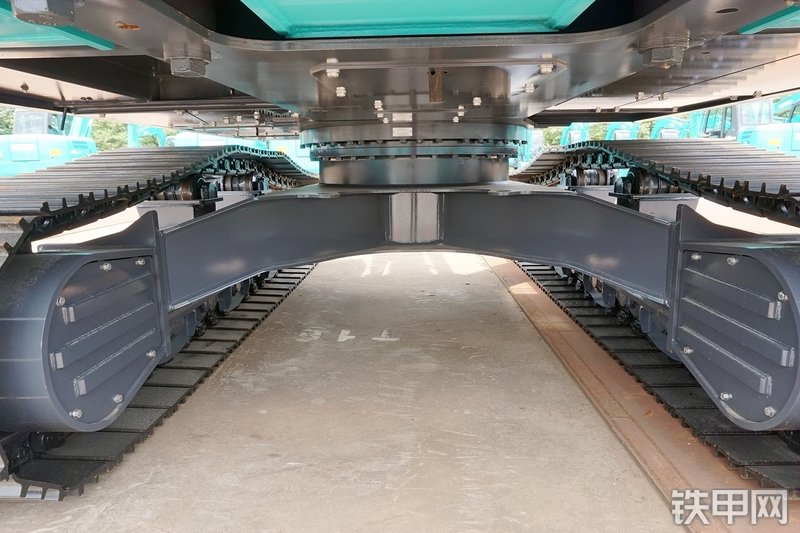 神钢SK220XD-10挖掘机局部