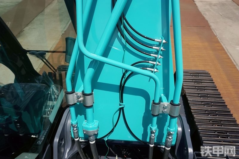 神钢SK260LC-10挖掘机局部