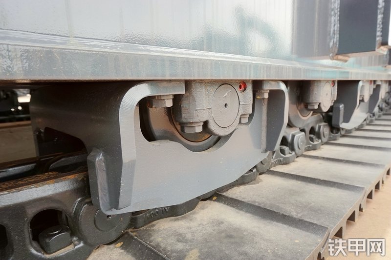 神钢SK220XD-10挖掘机局部