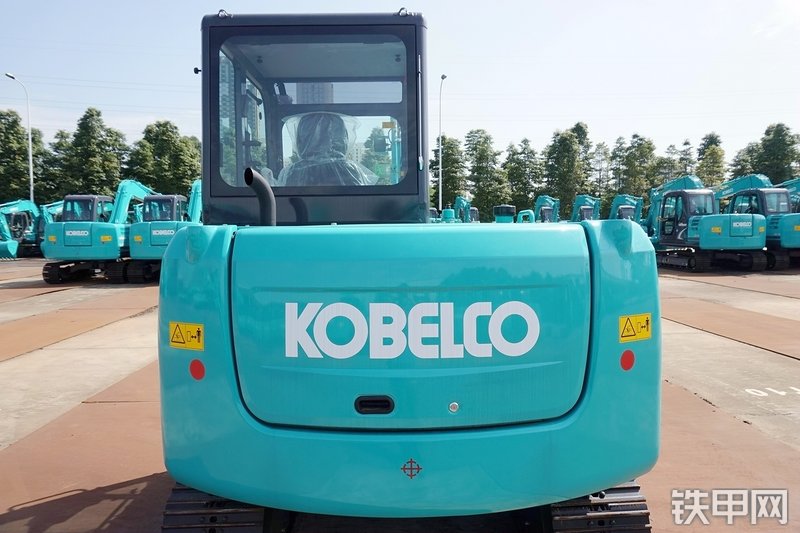 神钢SK60-8挖掘机整机外观