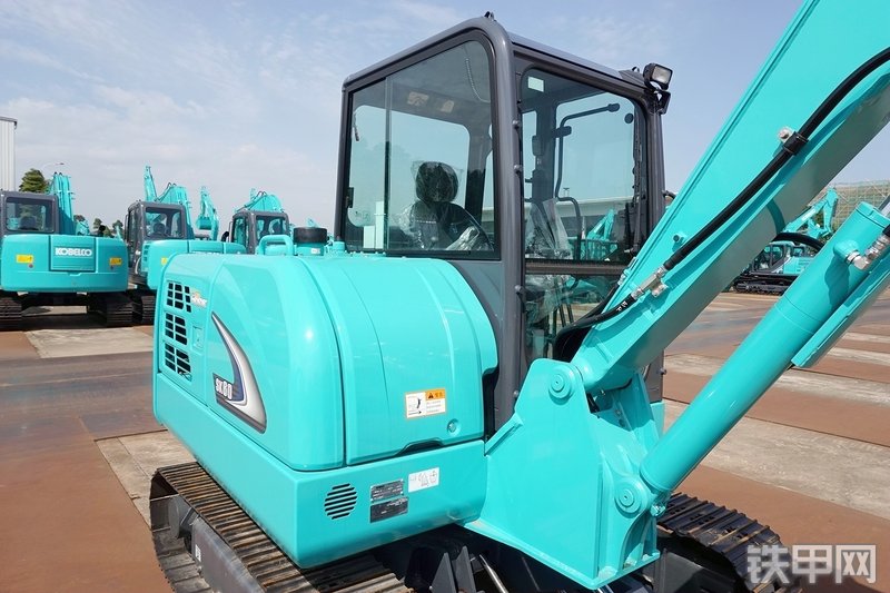 神钢SK60-8挖掘机整机外观