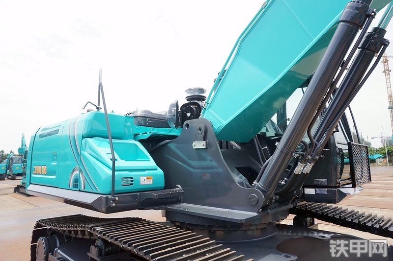 神钢SK380XD-10挖掘机整机外观