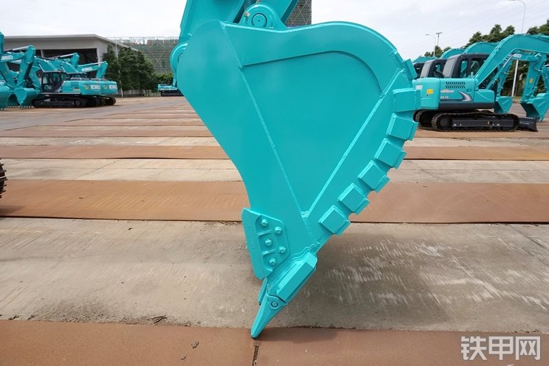 神钢SK380XD-10挖掘机局部