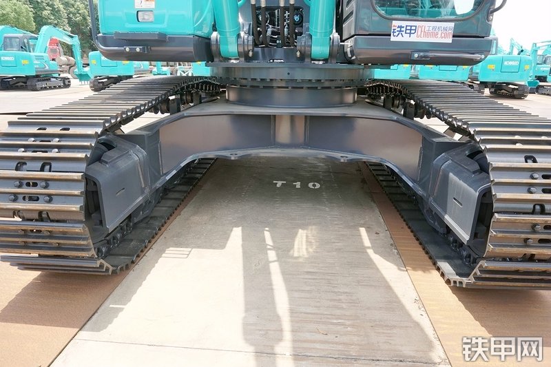 神钢SK460-8挖掘机局部