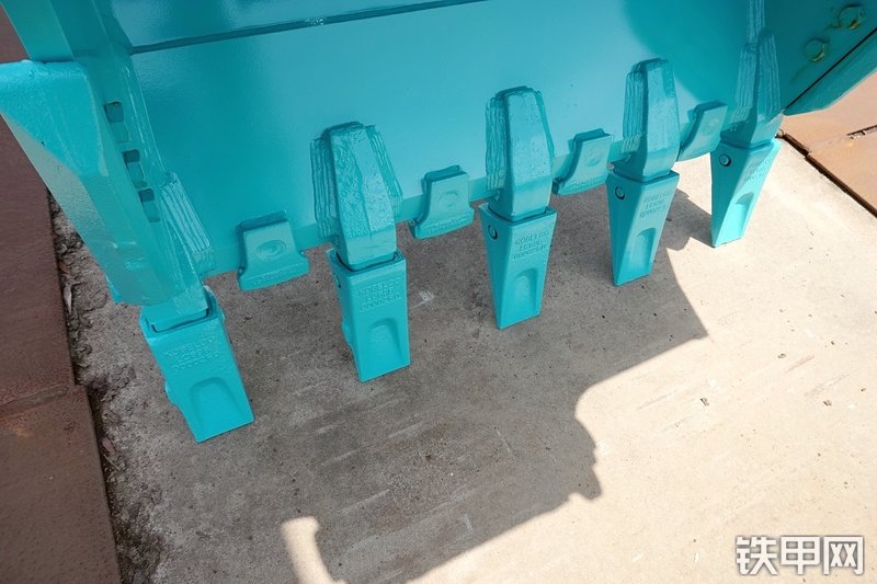 神钢SK260LC-10挖掘机局部