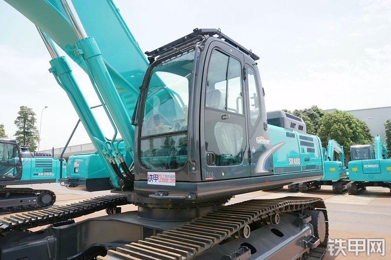 神钢SK460-8挖掘机整机外观