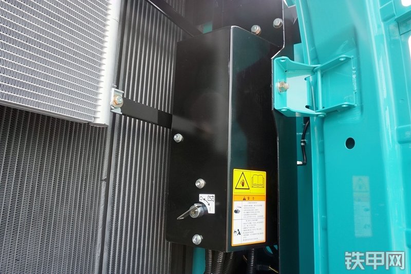 神钢SK380XD-10挖掘机局部