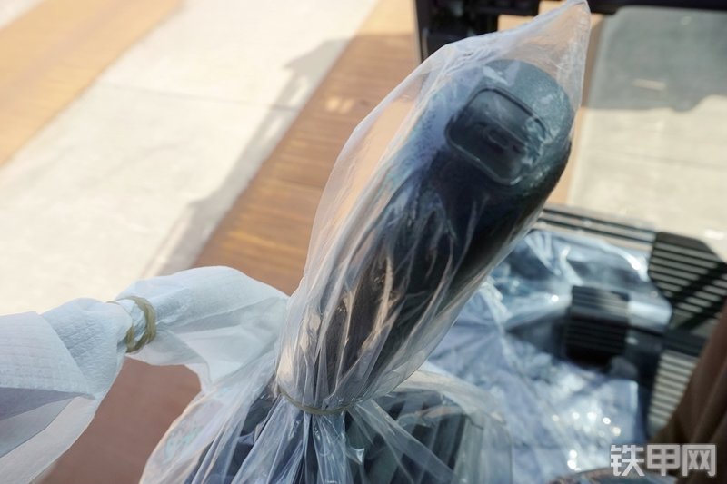 神钢SK200-10挖掘机局部