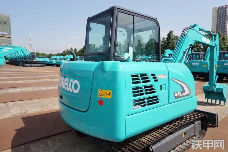 神钢SK60-8挖掘机整机外观