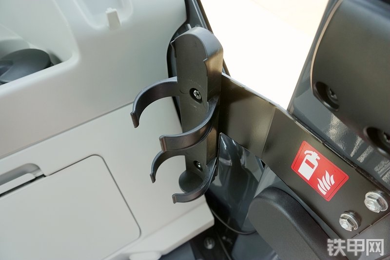 神钢SK350LC-10挖掘机局部