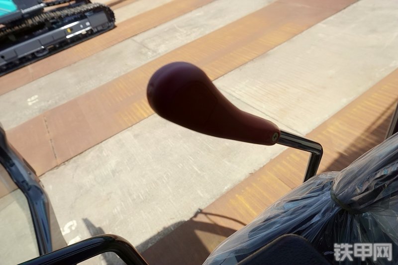 神钢SK350LC-10挖掘机局部