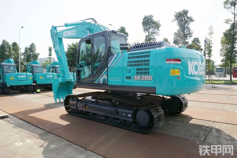 神钢SK200-10挖掘机整机外观