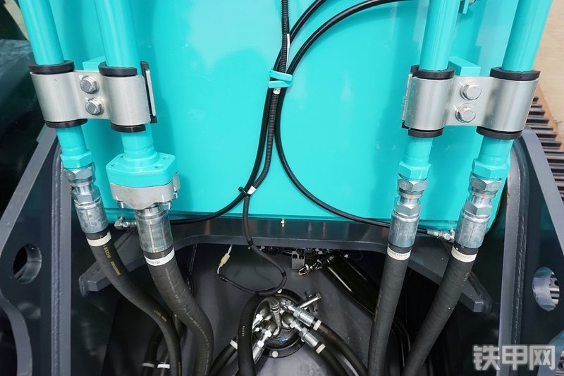 神钢SK380XD-10挖掘机局部