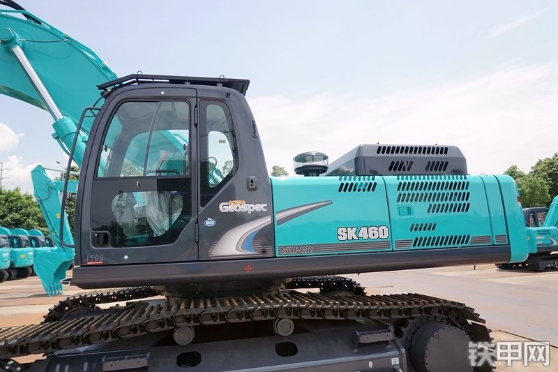 神钢SK460-8挖掘机整机外观