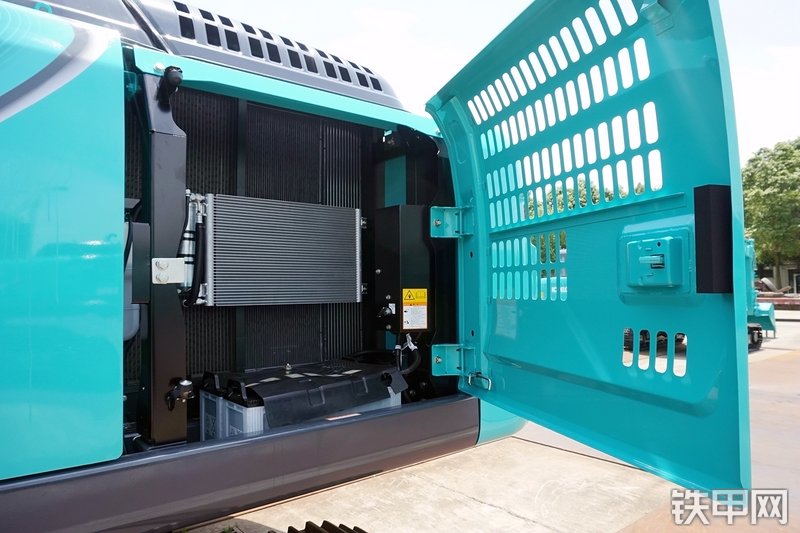 神钢SK260LC-10挖掘机局部