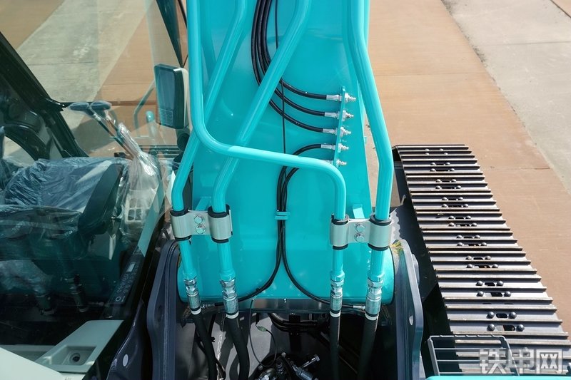 神钢SK210LC-10挖掘机局部