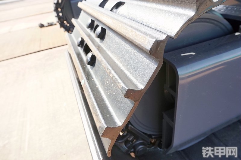 神钢SK200-10挖掘机局部