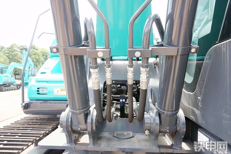 神钢SK220XD-10挖掘机局部