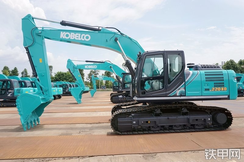 神钢SK220XD-10挖掘机整机外观