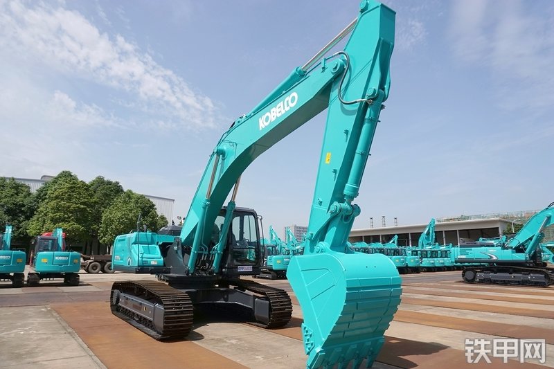 神钢SK350LC-10挖掘机整机外观