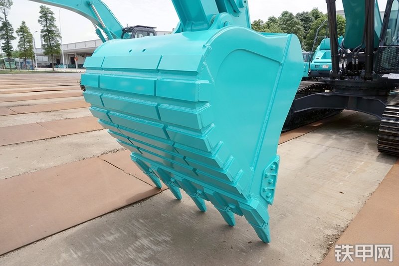 神钢SK380XD-10挖掘机局部