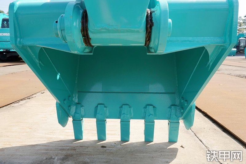 神钢SK60-8挖掘机局部