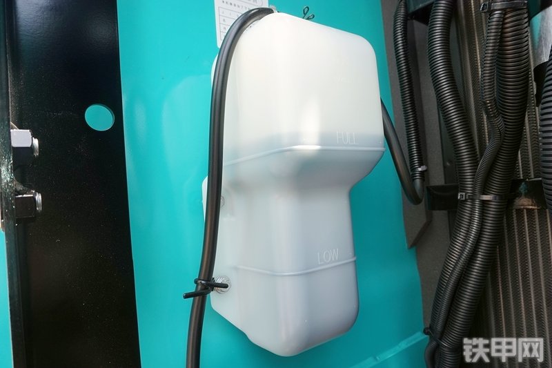 神钢SK260LC-10挖掘机局部