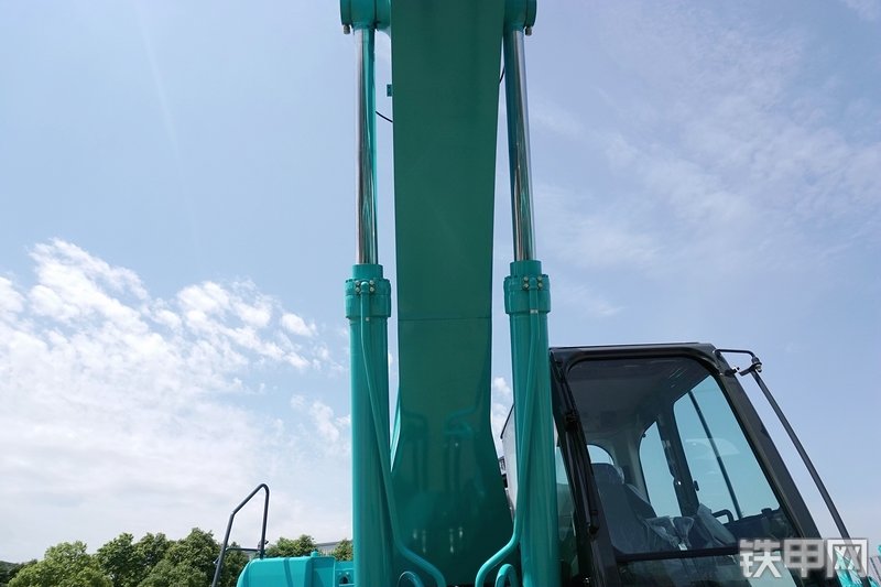 神钢SK350LC-10挖掘机局部