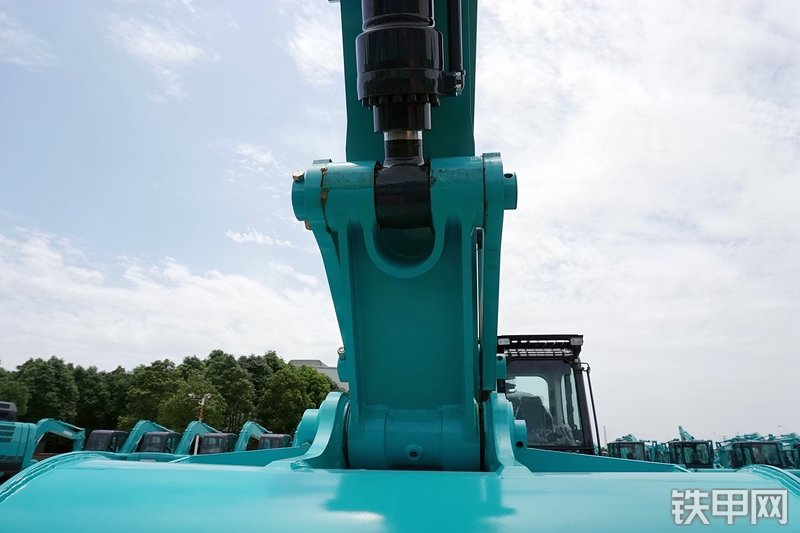 神钢SK380XD-10挖掘机局部