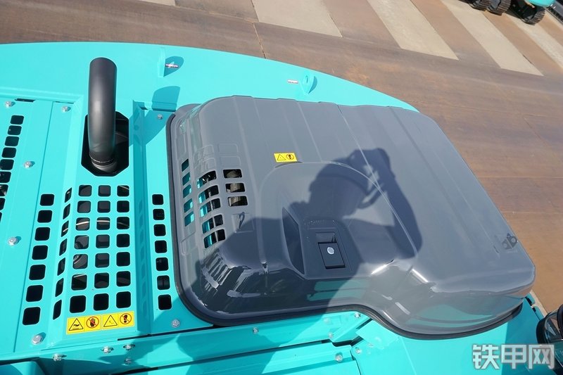 神钢SK210LC-10挖掘机局部