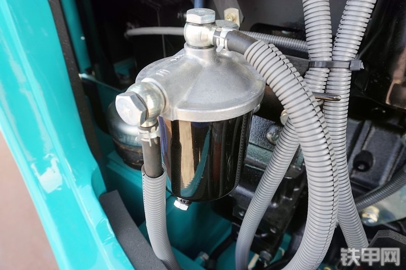 神钢SK60-8挖掘机局部