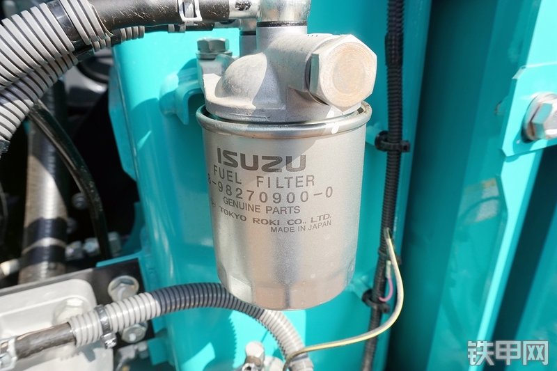 神钢SK75-8挖掘机局部