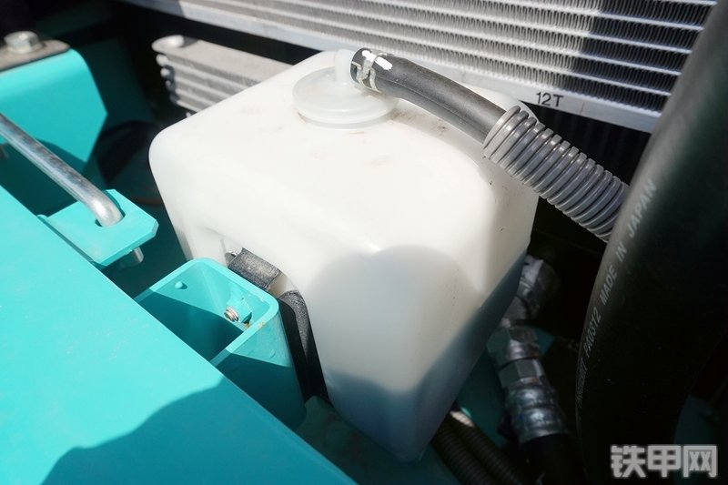 神钢SK60-8挖掘机局部