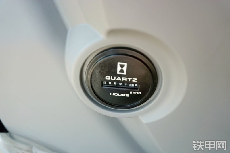 神钢SK75-8挖掘机局部