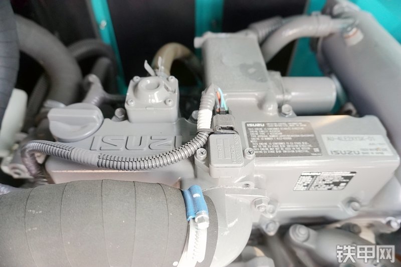 神钢SK75-8挖掘机局部