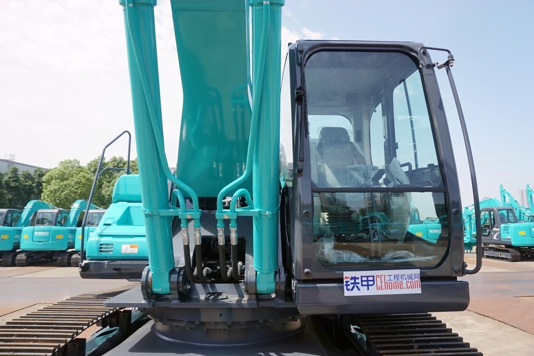 神钢sk350lc-10挖掘机