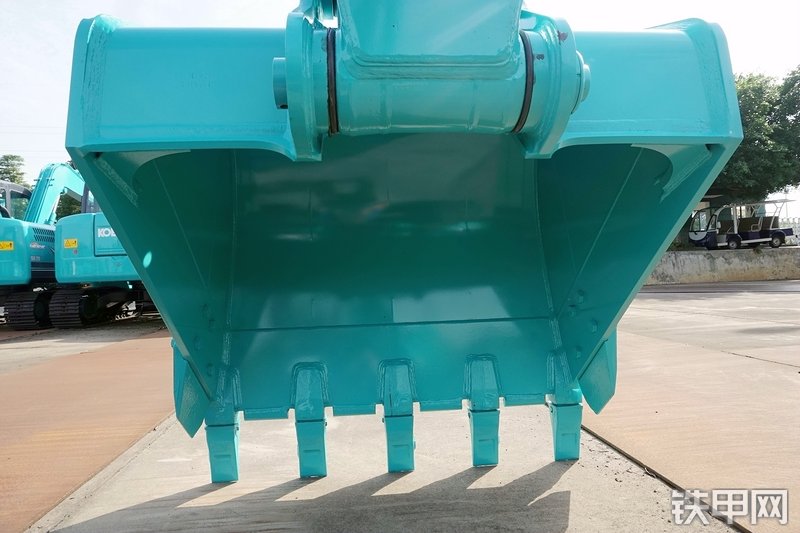 神钢SK210LC-10挖掘机局部