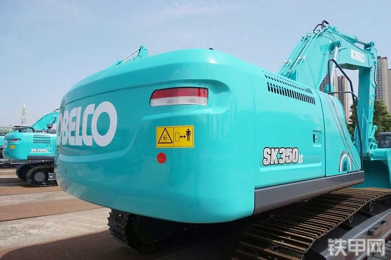 神钢SK350LC-10挖掘机整机外观