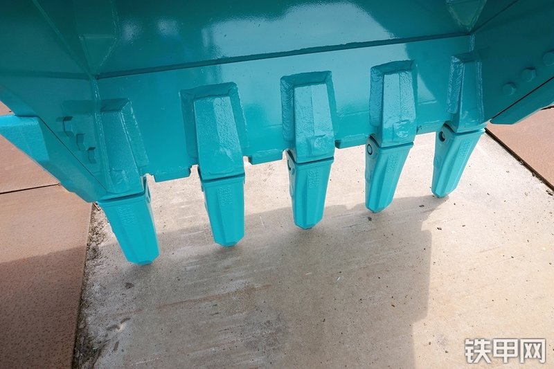 神钢SK270XD-10挖掘机局部