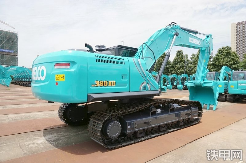 神钢SK380XD-10挖掘机整机外观