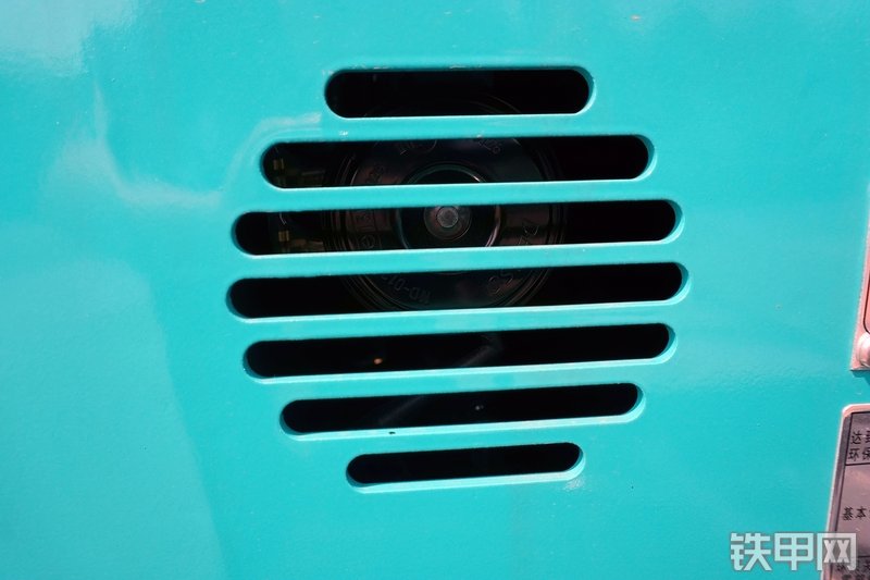 神钢SK60-8挖掘机整机外观