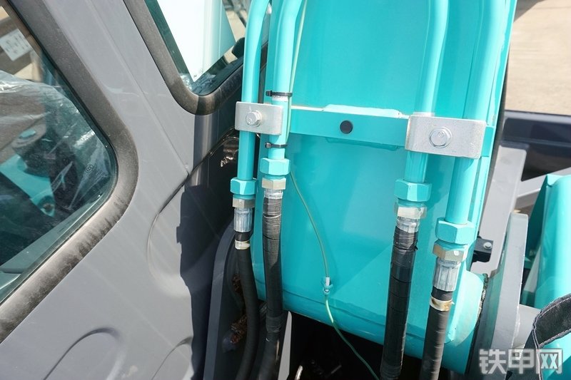 神钢SK75-8挖掘机局部