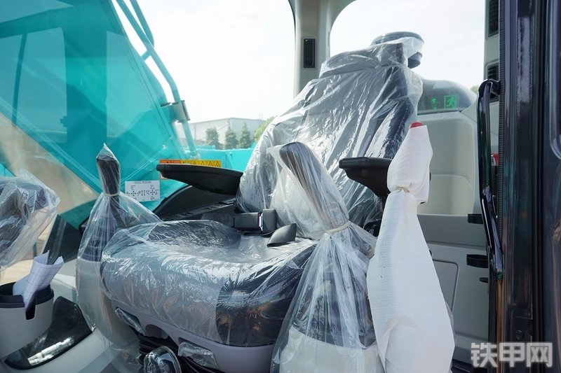 神钢SK270XD-10挖掘机局部