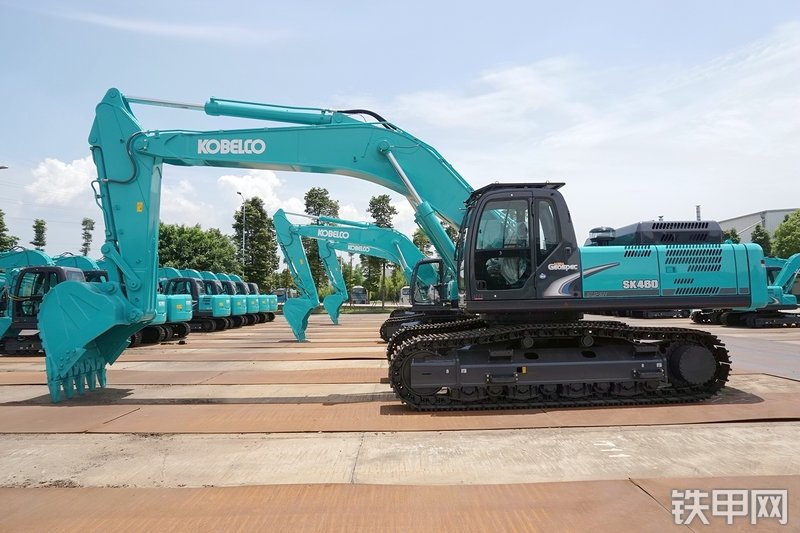 神钢SK460-8挖掘机整机外观